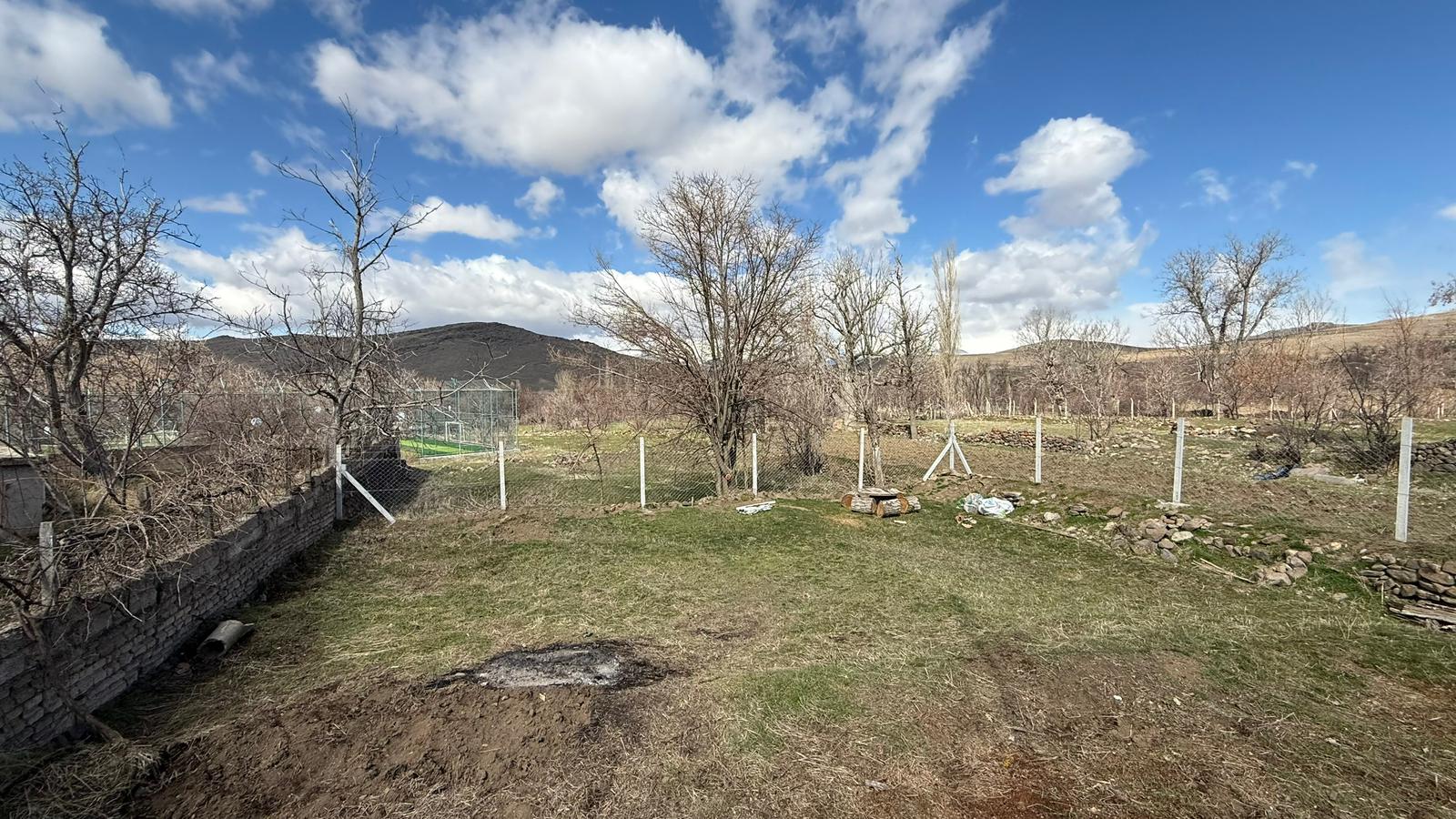 KAYSERİ DEVELİ ZİLE MAHALLESİ KÖYÖNÜ MEVKİİNDE SATILIK HOBİ BAHÇESİ YERİ